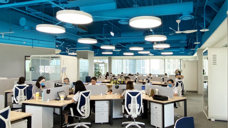 透過高雄據(jù)點(diǎn)的「AUO解決方案研發(fā)中心」建置，期強(qiáng)化南部人才的延攬及培育