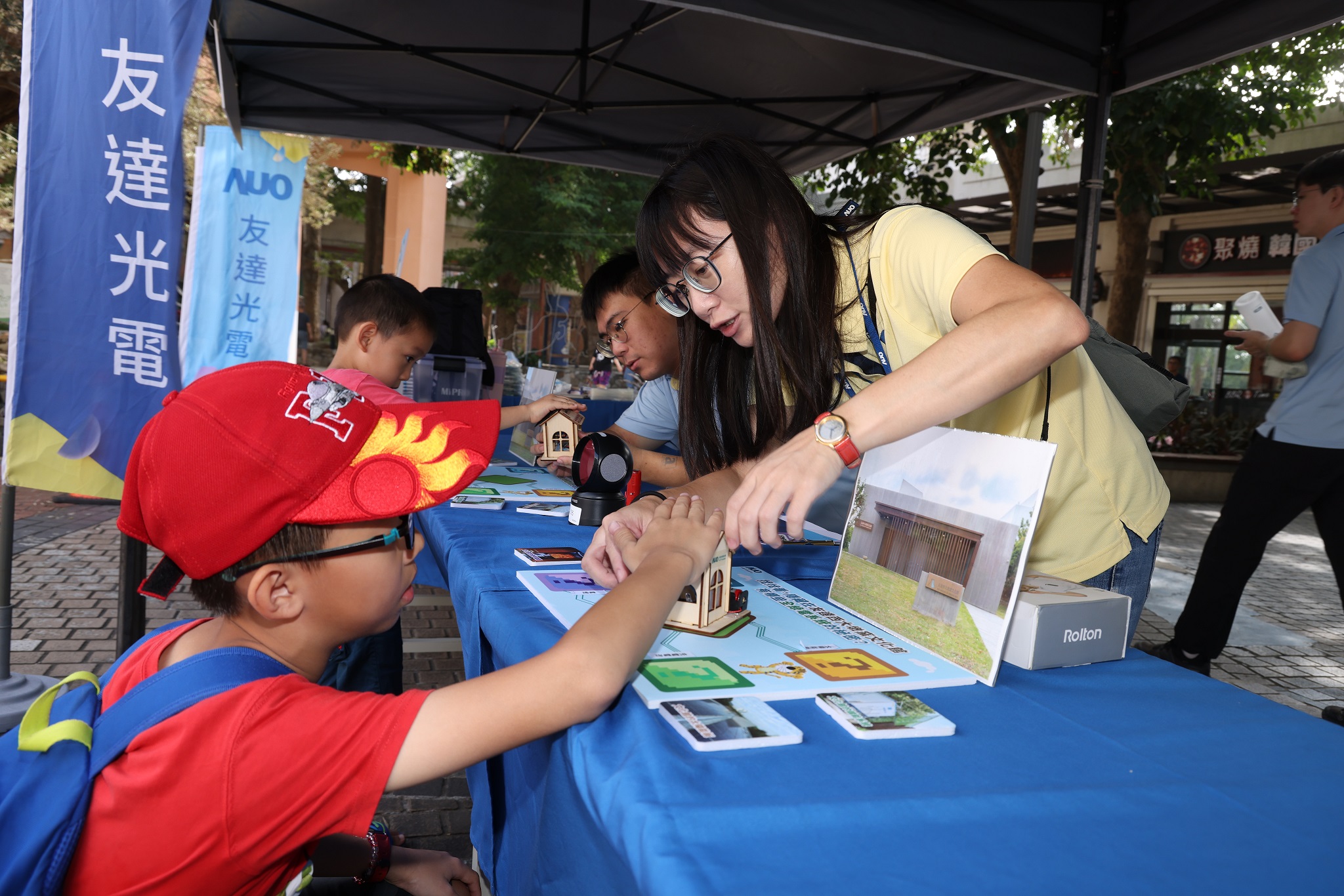 友達投入永續(xù)素養(yǎng)教育多年，從自身的環(huán)境教育場域走入校園、各式活動現(xiàn)場，合作夥伴亦擴及到NGO、公部門與供應鏈，豐碩成果獲「社會共融領袖獎」