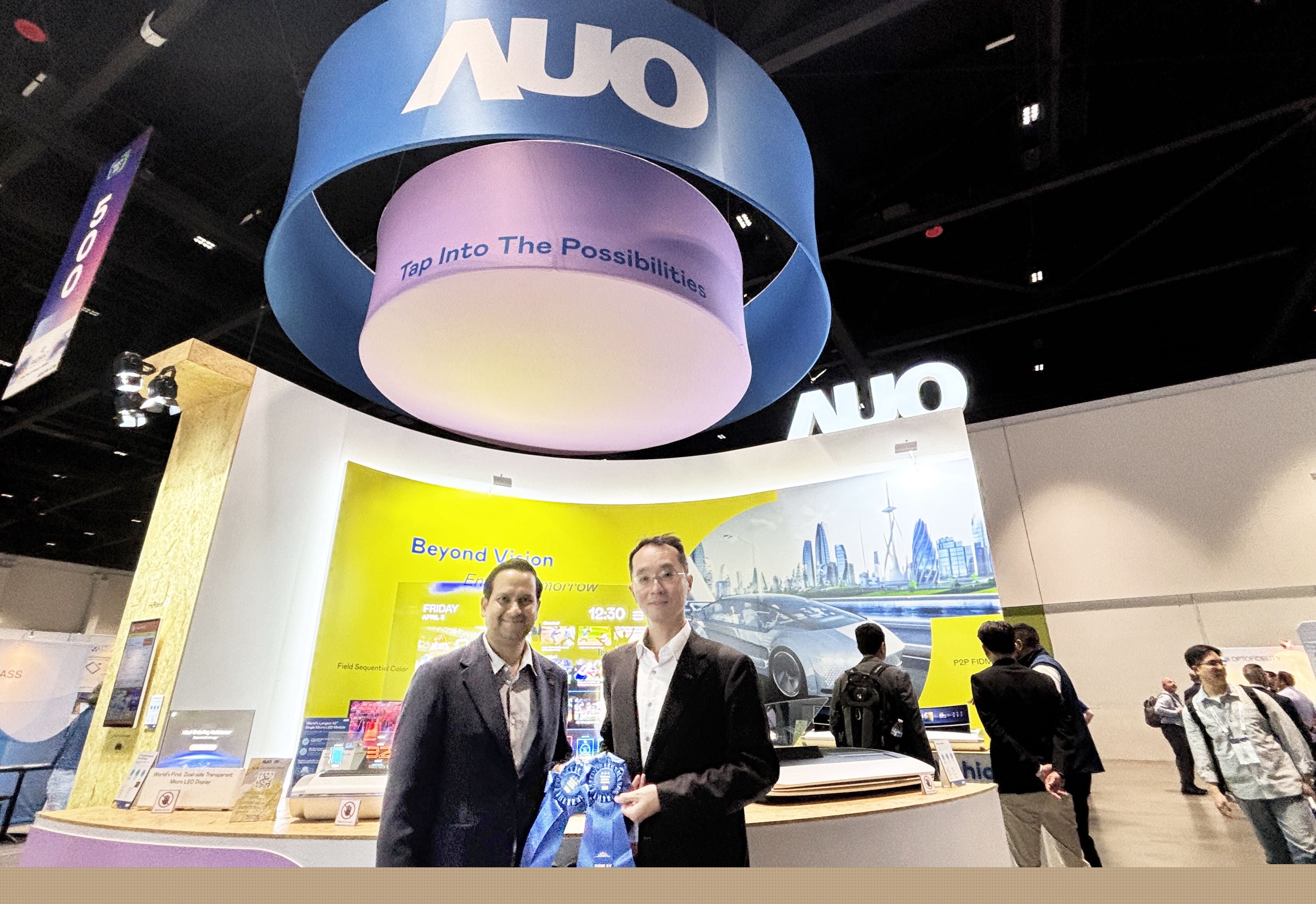 友達產(chǎn)品與展示實力強強出擊，勇奪SID 2025「最佳Micro LED技術(shù)應用」大獎及「最佳中型展位獎」，領先技術(shù)研發(fā)實力受大會及與會專家一致肯定